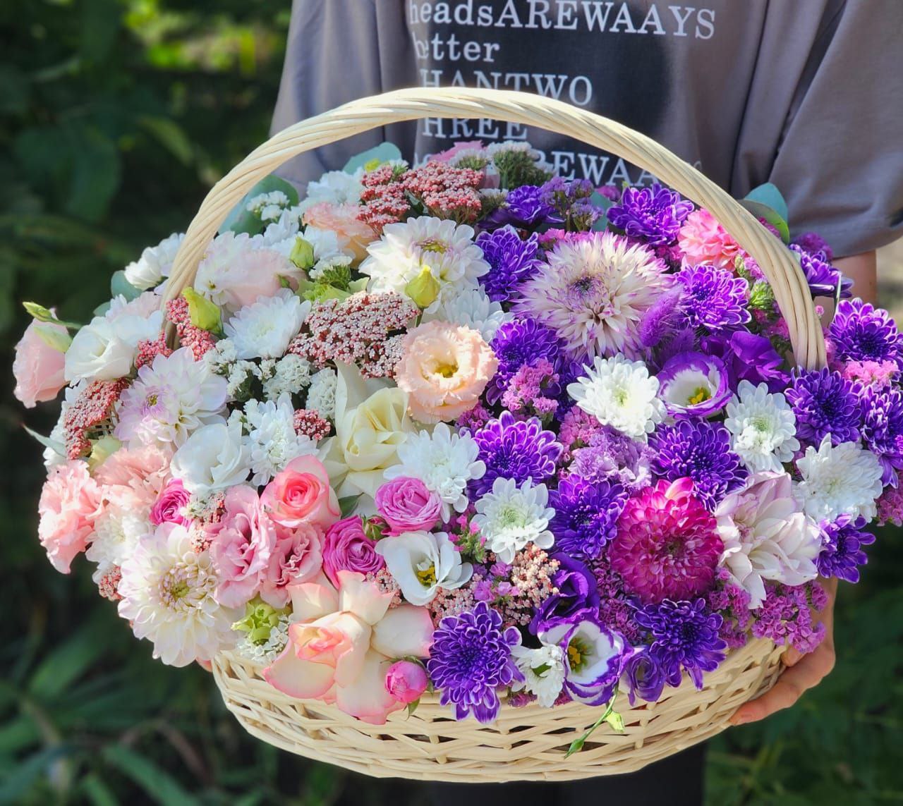 Корзина микс цветов